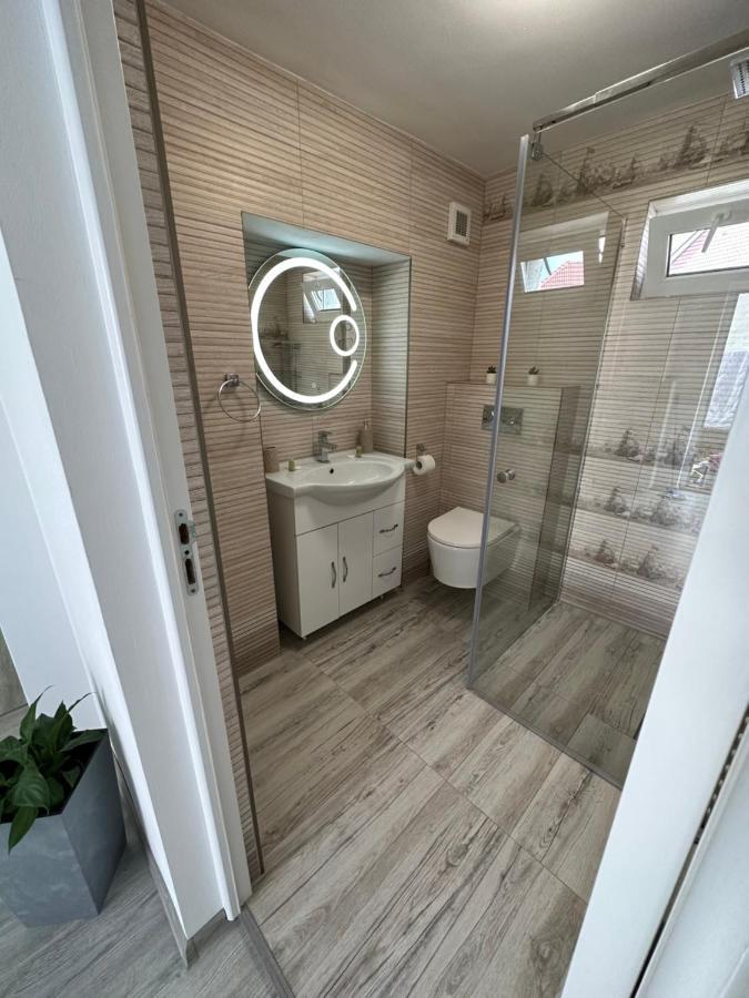 Nema S Apartment Braşov Exteriör bild